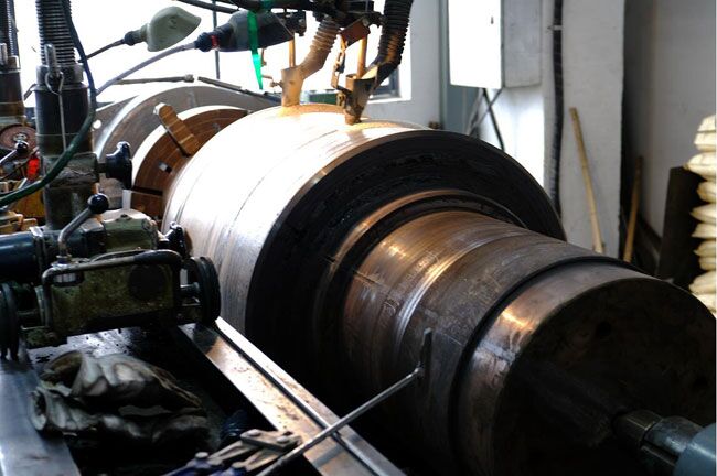 軋輥堆焊輥端支撐損壞的原因